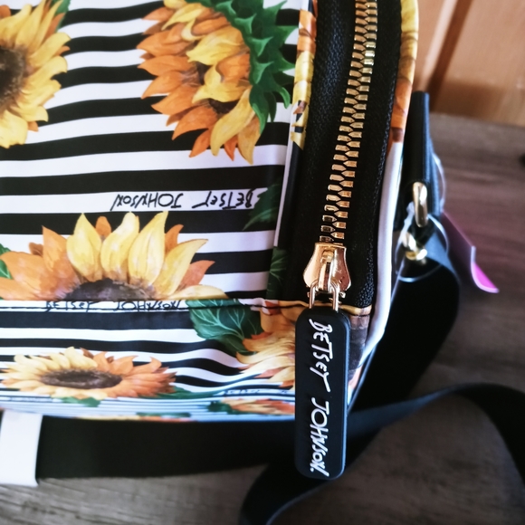 Betsey johnson sunflower luggage Clearance
